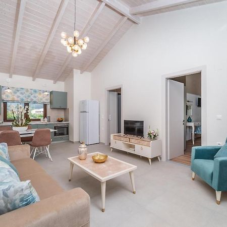 Vincenzo Suites Nidhrion Exteriör bild